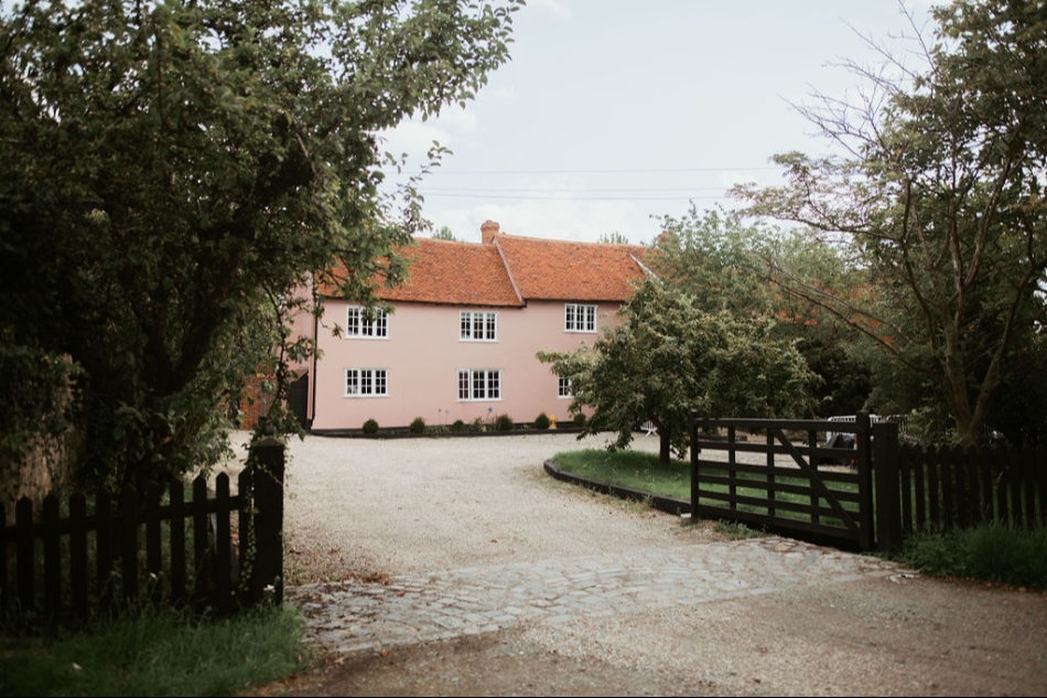 Gallery image 1: old-essex-barn