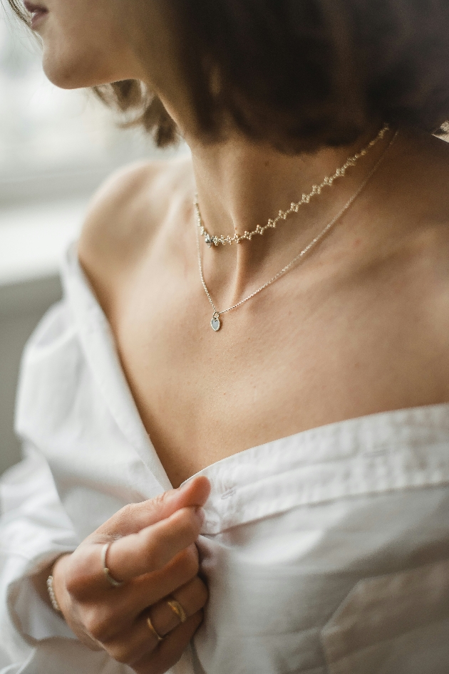  woman wearing diamond choker